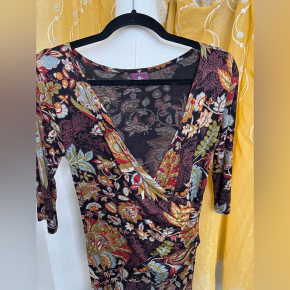 Salaam Floral V-Neck Midi Dress Size Medium - Picture 3 of 9